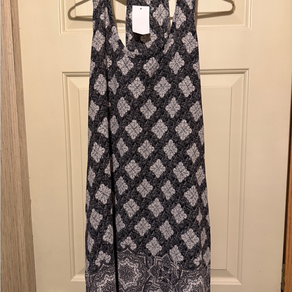 Elegant Black and White Patterned Dress